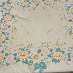 Cream and Yellow Floral Table Linens for Dining